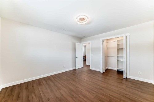 7427 25 Street Se, Calgary, AB - Indoor Photo Showing Other Room