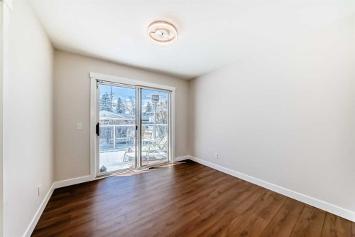 7427 25 Street Se, Calgary, AB - Indoor Photo Showing Other Room
