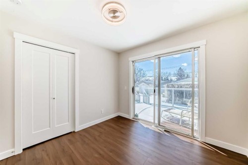 7427 25 Street Se, Calgary, AB - Indoor Photo Showing Other Room