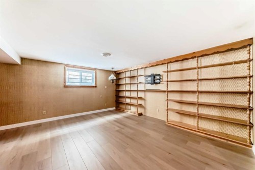 7427 25 Street Se, Calgary, AB - Indoor