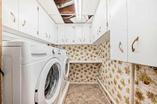 7427 25 Street Se, Calgary, AB - Indoor Photo Showing Laundry Room