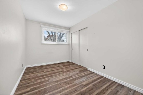 81 Westminster Drive Sw, Calgary, AB - Indoor Photo Showing Other Room