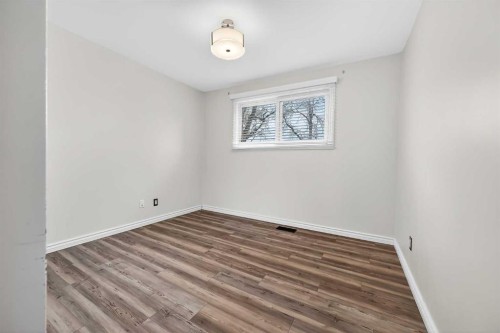 81 Westminster Drive Sw, Calgary, AB - Indoor Photo Showing Other Room