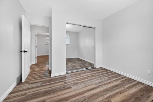 81 Westminster Drive Sw, Calgary, AB - Indoor Photo Showing Other Room