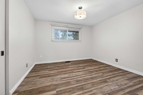 81 Westminster Drive Sw, Calgary, AB - Indoor Photo Showing Other Room