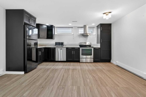 81 Westminster Drive Sw, Calgary, AB - Indoor Photo Showing Kitchen