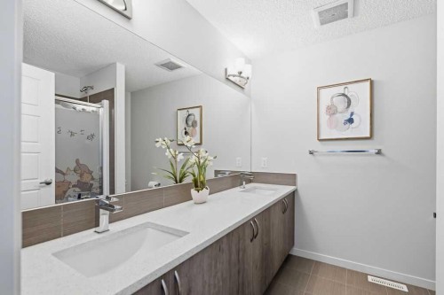 95 Nolanlake Cove Nw, Calgary, AB - Indoor Photo Showing Bathroom