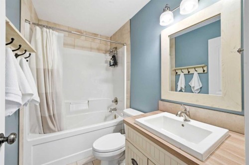 6 Ranchers Manor, Okotoks, AB - Indoor Photo Showing Bathroom