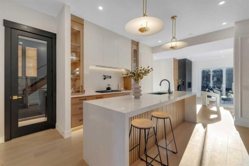 1321 10 Avenue Se, Calgary, AB - Indoor