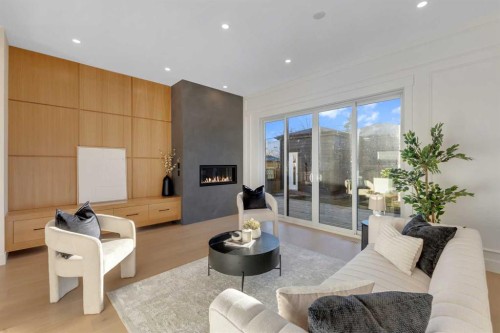 1321 10 Avenue Se, Calgary, AB - Indoor Photo Showing Living Room With Fireplace