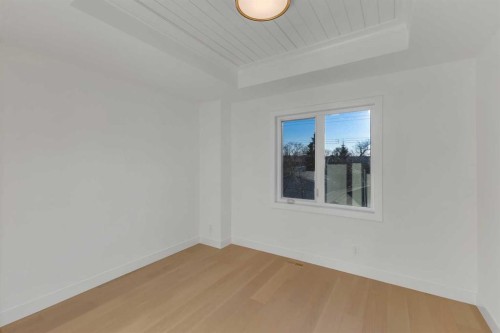 1321 10 Avenue Se, Calgary, AB - Indoor Photo Showing Other Room