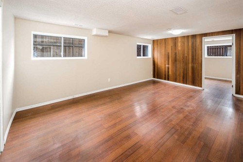 47 Bermuda Way Nw, Calgary, AB - Indoor Photo Showing Other Room