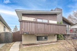 47 Bermuda Way NW Calgary, AB T3K 1H1