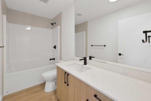 82 Heritage Circle, Cochrane, AB - Indoor Photo Showing Bathroom