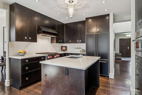 1928 10A Street Sw, Calgary, AB - Indoor Photo Showing Kitchen With Upgraded Kitchen