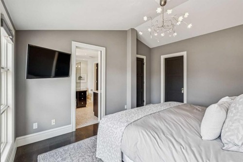 1928 10A Street Sw, Calgary, AB - Indoor Photo Showing Bedroom