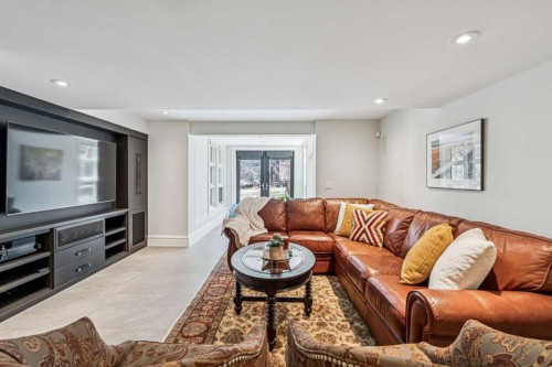1928 10A Street Sw, Calgary, AB - Indoor Photo Showing Living Room