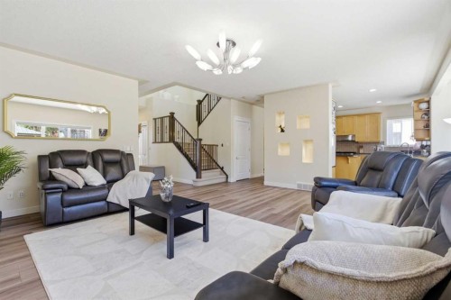 18 Royal Crest Way Nw, Calgary, AB - Indoor Photo Showing Living Room