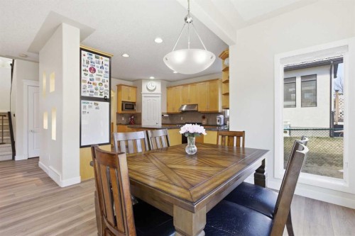18 Royal Crest Way Nw, Calgary, AB - Indoor Photo Showing Dining Room