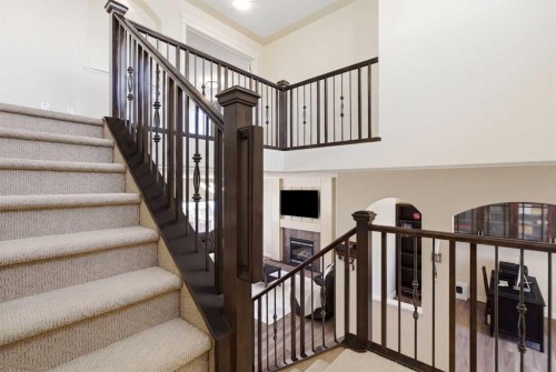 18 Royal Crest Way Nw, Calgary, AB - Indoor Photo Showing Other Room