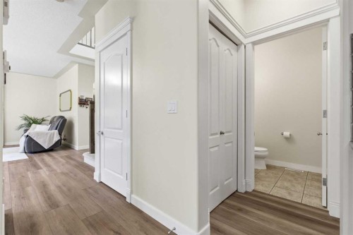 18 Royal Crest Way Nw, Calgary, AB - Indoor Photo Showing Other Room