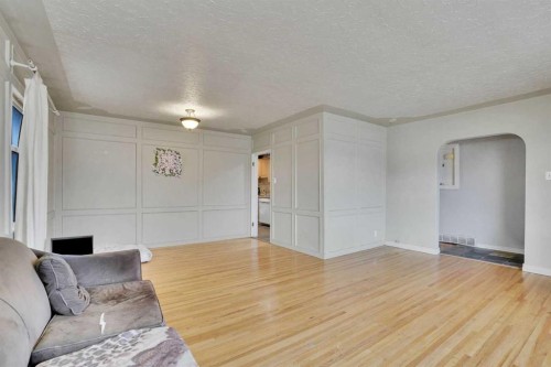 1468 Renfrew Drive Ne, Calgary, AB - Indoor