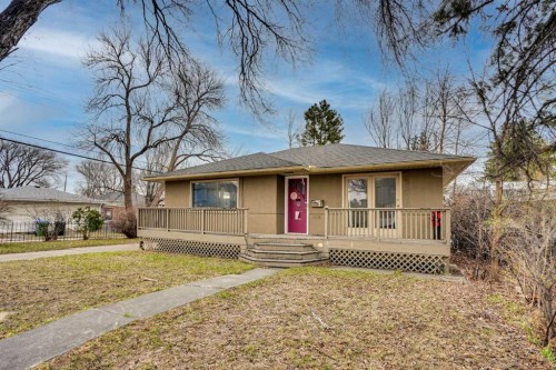 1468 Renfrew Drive Ne, Calgary, AB - Outdoor With Deck Patio Veranda