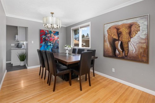 3144 Breen Crescent Nw, Calgary, AB - Indoor Photo Showing Dining Room