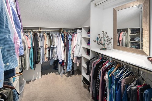 3144 Breen Crescent Nw, Calgary, AB - Indoor With Storage