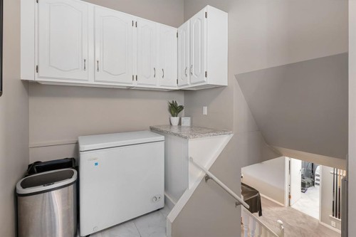 3144 Breen Crescent Nw, Calgary, AB - Indoor Photo Showing Laundry Room