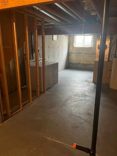 138 Saddlebrook Point Ne, Calgary, AB - Indoor Photo Showing Basement