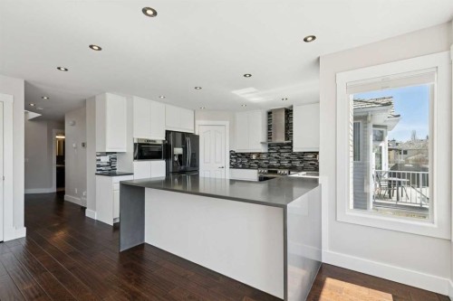 15 Springbank View Sw, Calgary, AB - Indoor Photo Showing Kitchen