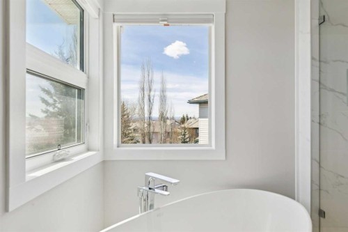 15 Springbank View Sw, Calgary, AB - Indoor Photo Showing Bathroom