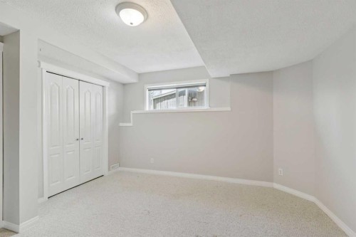 15 Springbank View Sw, Calgary, AB - Indoor Photo Showing Other Room