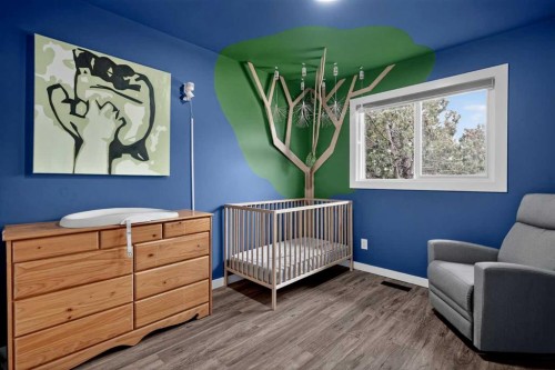 252 Allan Crescent Se, Calgary, AB - Indoor Photo Showing Bedroom
