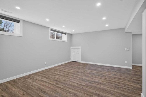 252 Allan Crescent Se, Calgary, AB - Indoor Photo Showing Other Room