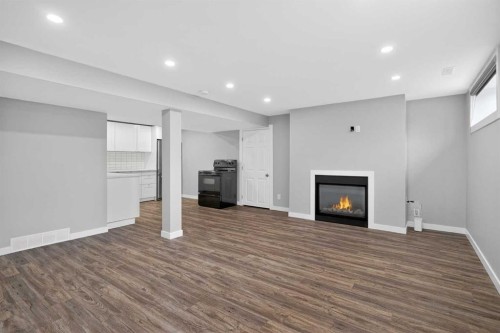 252 Allan Crescent Se, Calgary, AB - Indoor With Fireplace