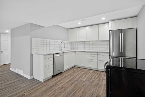 252 Allan Crescent Se, Calgary, AB - Indoor Photo Showing Kitchen With Upgraded Kitchen