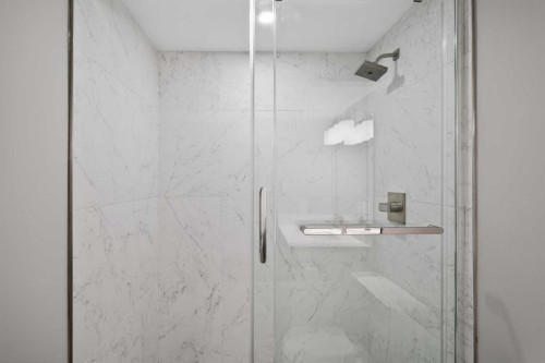 252 Allan Crescent Se, Calgary, AB - Indoor Photo Showing Bathroom