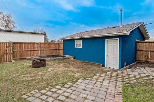 252 Allan Crescent Se, Calgary, AB - Outdoor