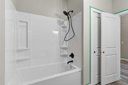 #14-320 7 Avenue Ne, Three Hills, AB - Indoor Photo Showing Bathroom