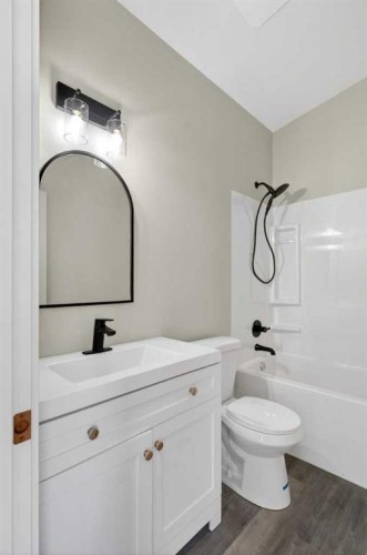 #14-320 7 Avenue Ne, Three Hills, AB - Indoor Photo Showing Bathroom