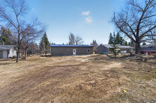 #14-320 7 Avenue Ne, Three Hills, AB - Outdoor