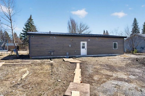 #14-320 7 Avenue Ne, Three Hills, AB - Outdoor