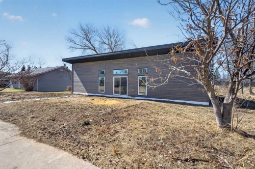 #14-320 7 Avenue Ne, Three Hills, AB - Outdoor