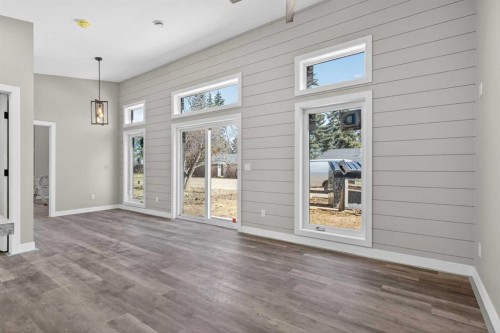 #14-320 7 Avenue Ne, Three Hills, AB - Indoor Photo Showing Other Room