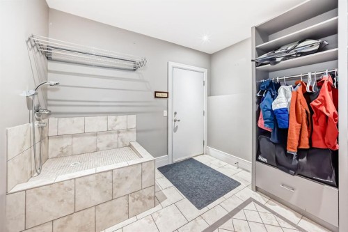 55 Aspen Meadows Green Sw, Calgary, AB - Indoor