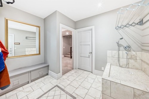 55 Aspen Meadows Green Sw, Calgary, AB - Indoor