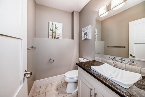 55 Aspen Meadows Green Sw, Calgary, AB - Indoor Photo Showing Bathroom