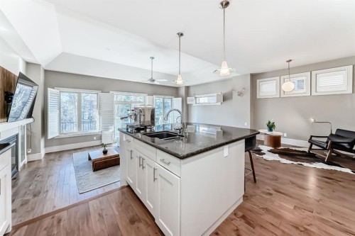 55 Aspen Meadows Green Sw, Calgary, AB - Indoor Photo Showing Kitchen With Upgraded Kitchen